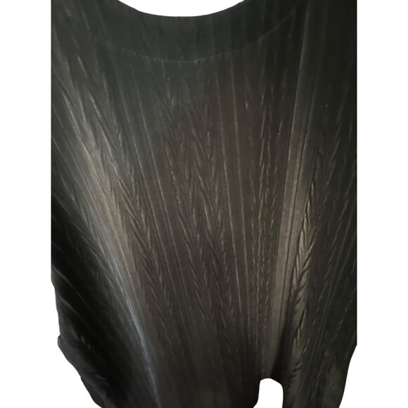 Textured Gray Velvet Short Sleeve Top By World Market S/M - Picture 2 of 4